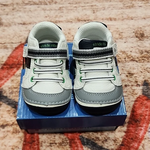 NWT stride rite baby boy sneakers - Picture 2 of 7